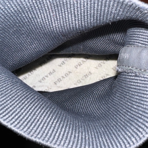 Prada - Picture 3 of 7